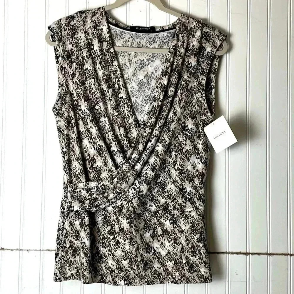 Ellen Tracy Snake Print Fitted Stretchy Blouse. NWT Size Medium Date Casual Work